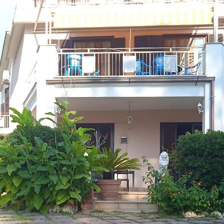 I Tre Leoni Affittacamere Civitavecchia Exterior foto